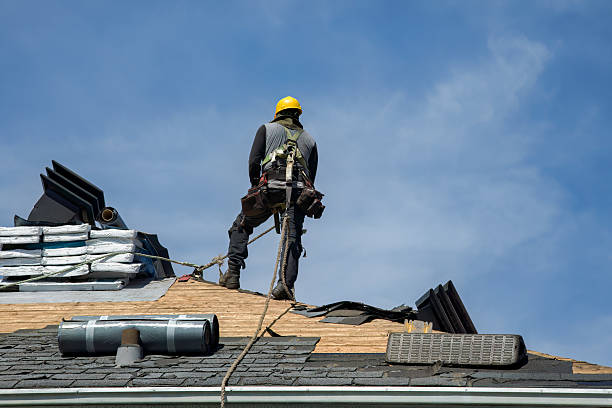 Professional Gutter Installation technician working in Green, OR